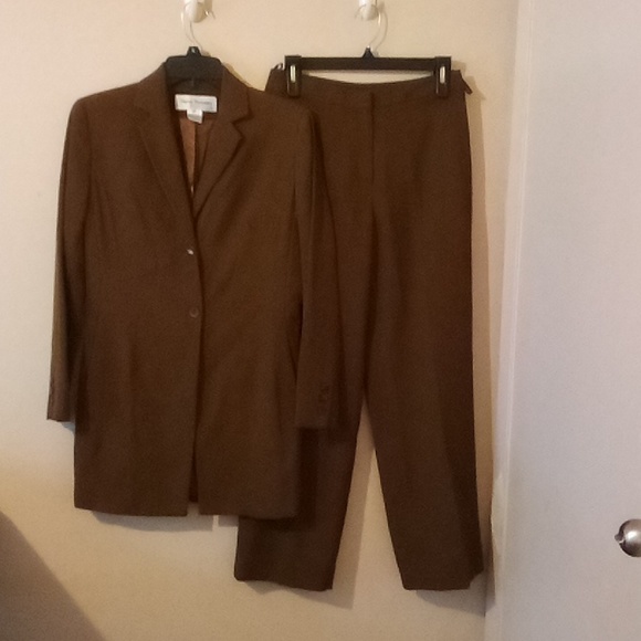 Rena Rowan petite 2 pc brown suit 100% pure new wool size 6P - Picture 1 of 7